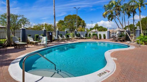 Best Western Fort Myers Inn and Suites - Housity