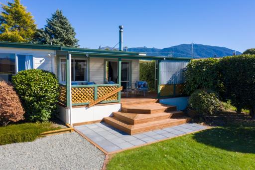 Dee's on Bligh - Te Anau Holiday Home - Housity