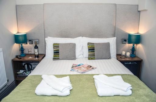 Base Serviced Apartments - City Road - Housity