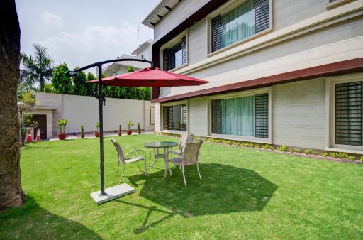 La Sagrita - Housity