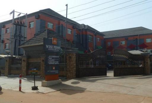 Wise Penny Suites and Spa - Housity