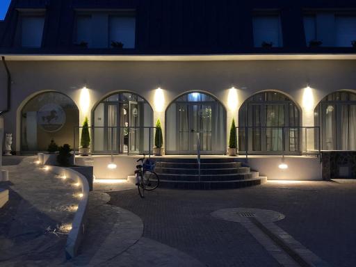 Hotel Cavallo Bianco - Housity