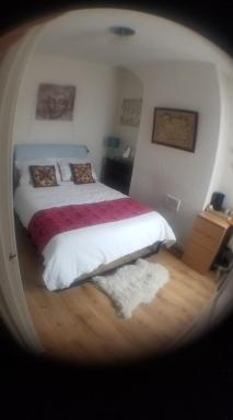Sunny double room close to city centre - Housity