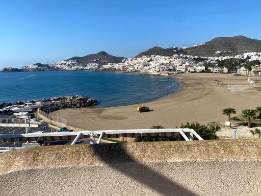 Apartamentos El Puerto - Housity