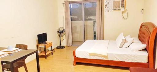 STAYCATION in ALABANG - Housity