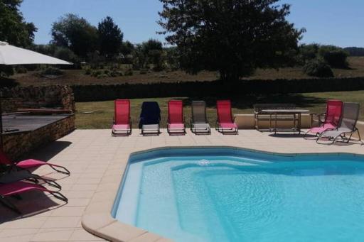 Magnifique Maison typique morvan avec piscine - Housity