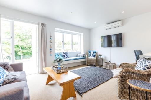 Light-filled Newly Renovated 3 Bedroom Villa in Remuera - Housity