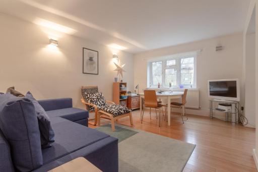 Well located 2 Bedroom 1 Bath in Elephant & Castle - Housity