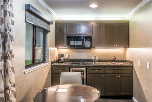 The Creekside Inn - Housity