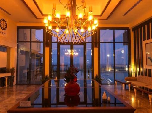 Blue Pier Hotel - Housity