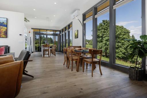 Dundee Hills Bungalow - Housity