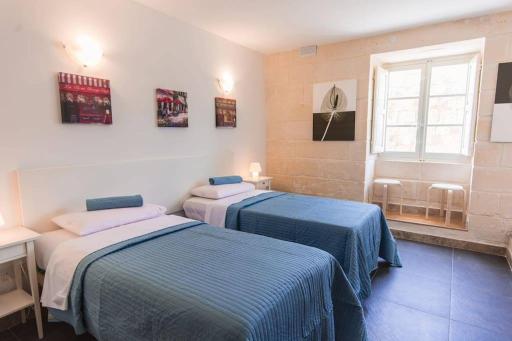 Central Valletta house - Housity