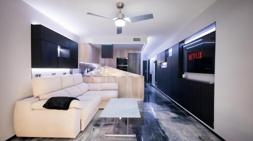 La Farola - Luxury Domotic Flat in Puerto Deportivo - Hizvo