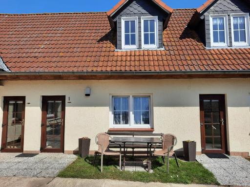 Leuchtturmblick - Ferienwohnung für die Familie in Grieben Insel Hiddensee - Housity