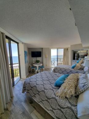 426 Belle Vue Magnificent Oceanfront studio with two balconies - Housity