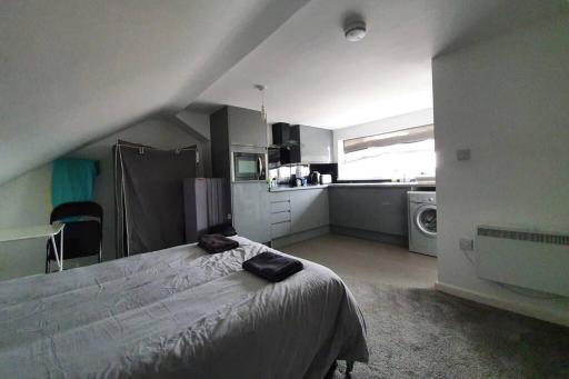 2nd floor Comfy Swindon Centre - Loft Studio - Housity