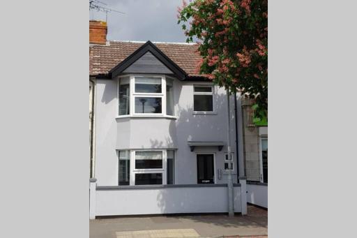 2nd floor Comfy Swindon Centre - Loft Studio - Housity