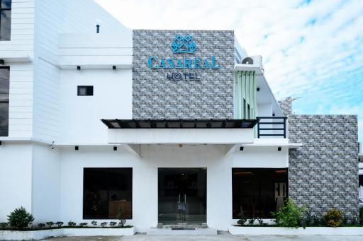 RedDoorz Plus @ Casareal Hotel - Housity