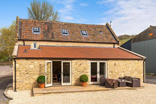 Middle Barn - Housity