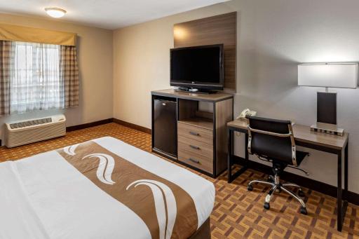 Hotel Inn Santa Fe - Housity