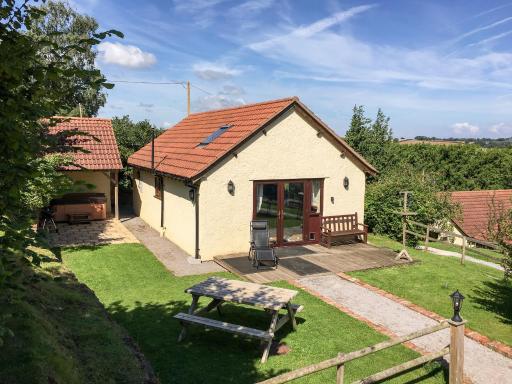 Walnut Cottage - Housity