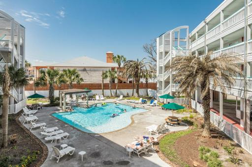 Seawall Views, Beach, Heated Pool, BBQs - Mi Casa es Su Casa! - Housity