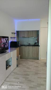 STUDIO RDJ TERRASSE PISCINE SANARY SUR MER Proche plages à pieds - Housity