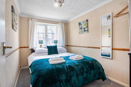 Staywhenever MS- 4 Bedroom House, King Size Beds, Sleeps 9 - Housity