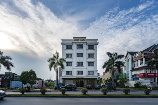LUXURY II HOTEL - Housity