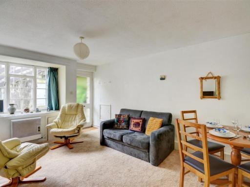 Apartment St Andrews Court by Interhome - Housity