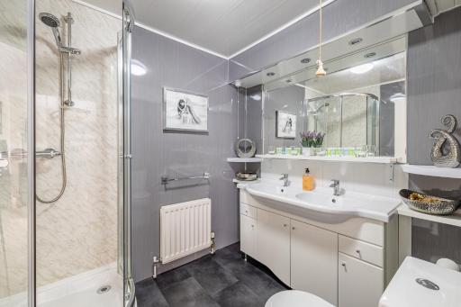 Fox & Hound Hotel - Housity