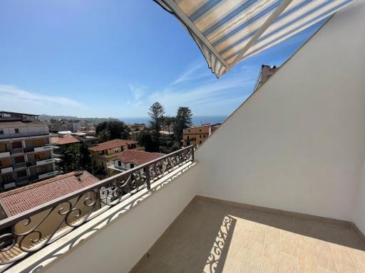 A Pochi Passi dalla Piazza- Vista Mare - Housity