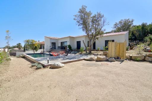 Amazing villa with swimming pool near the sea and Pinarellu - Welkeys - Housity