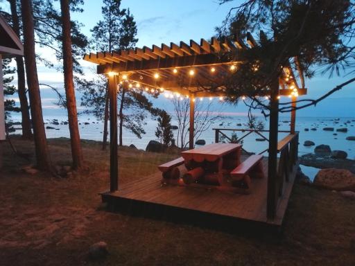 Karineeme Holiday House - Housity