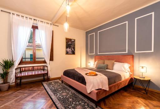 Florentine Palazzo,4 bedrooms,Historic Center apt - Housity