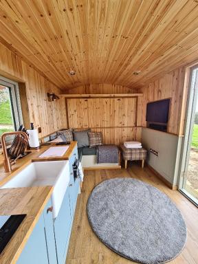 Peak District Shepherds Hut - Housity