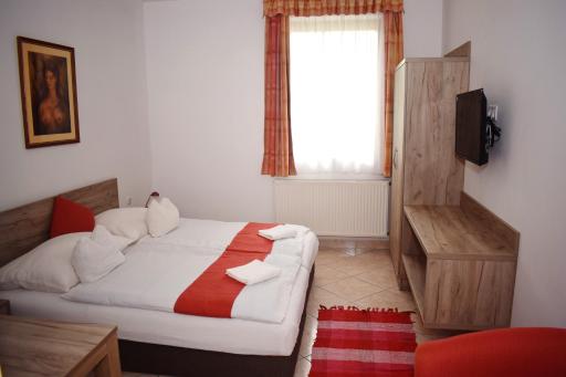 Varga Apartmanház - Housity