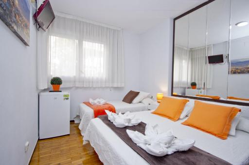 Barcelona City Seven Hostal - Housity