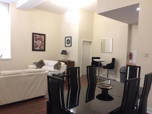 Stunning Glasgow City Centre Apartment - Housity