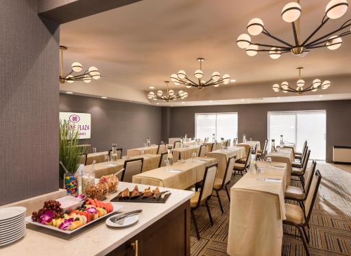 Crowne Plaza Providence-Warwick (Airport), an IHG Hotel - Housity