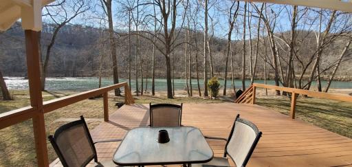 Steel Driver River Cabin - Housity