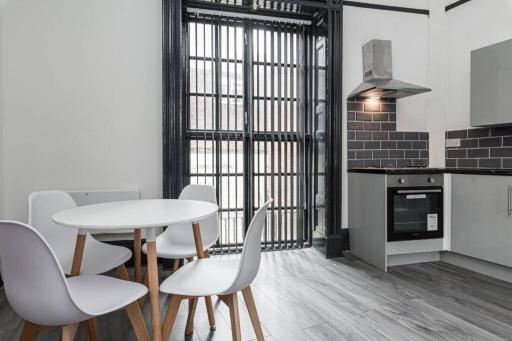 Magee AirBNB - Housity