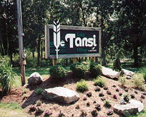 Well Appointed Resort at Lake Tansi - One Bedroom Suite #1 - Housity