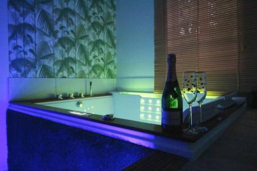 Sauna et jacuzzi - Les mille et une nuits - 2km mer - Housity