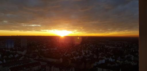 Über den Wolken und super zentral zwischen Frankfurt und Darmstadt - 100qm - Housity