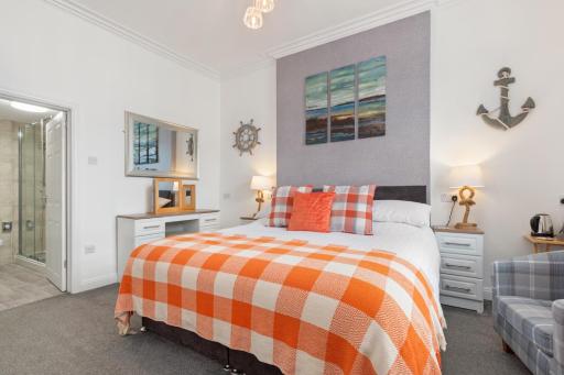 Coach Guest House - Housity