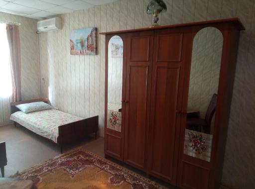 Kvartira studiia riadom s pliazhem - Housity