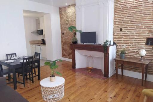 LE VOLVESTRE-T2 TYPIQUE-WIFI- CENTRE HISTORIQUE - Housity