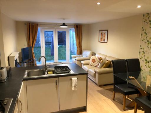 San Pedro Lodge Sittingbourne - Hizvo