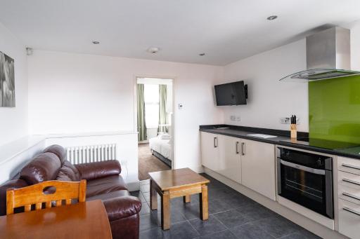 H.V Apartments - Housity